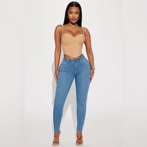 NWT Fashion Nova Women’s Classic Mid Rise Skinny Jeans Medium Blue Wash, Size 13